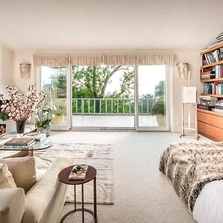 Enchanting 22,000m2 And Elegant 5 Bedroom Manor *
