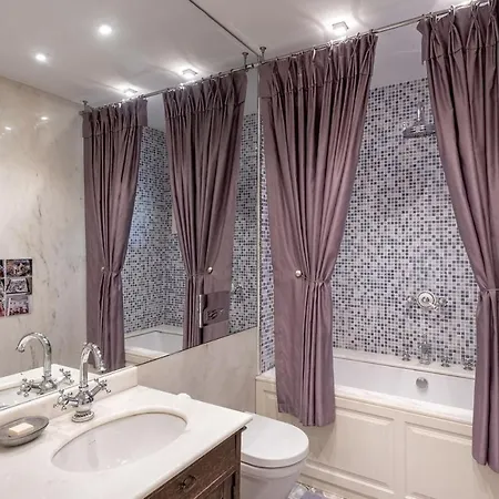 Enchanting 22,000m2 And Elegant 5 Bedroom Manor Villa İstanbul
