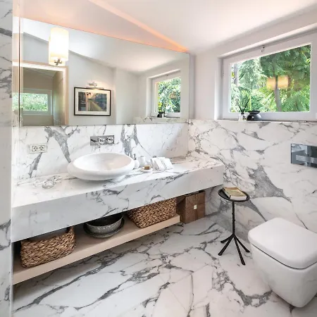 Enchanting 22,000m2 And Elegant 5 Bedroom Manor Villa İstanbul