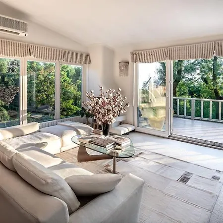 Enchanting 22,000m2 And Elegant 5 Bedroom Manor Villa