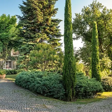 Enchanting 22,000m2 And Elegant 5 Bedroom Manor *